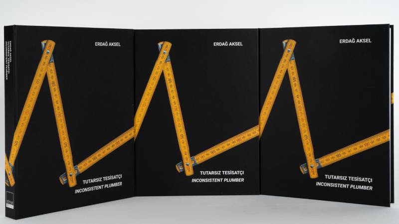 Erdağ Aksel’den Yarım Asırlık Sanat Yolculuğunun Portresi: “Tutarsız Tesisatçı” Raflarda